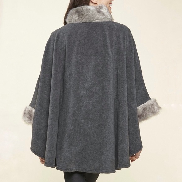 Parkhurst Fleece Cape - Picture 4 of 8